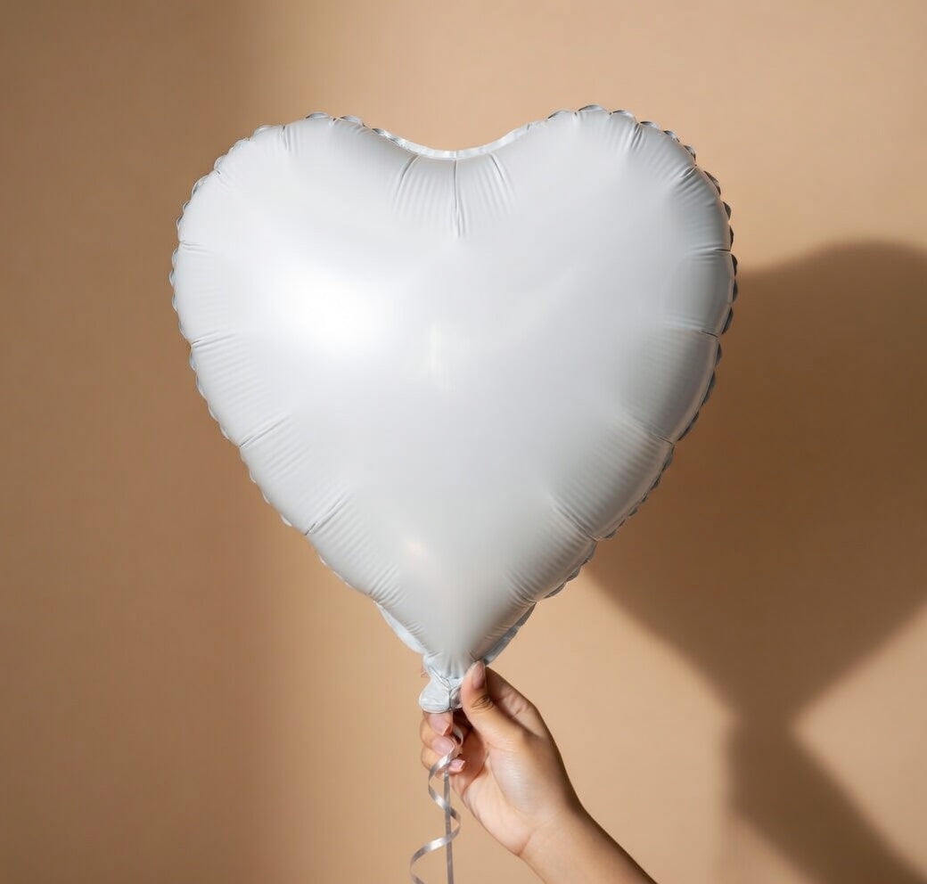 White Heart Balloons Helium, 10PCS White Foil Heart Shape Balloons Valentines 18inch Metallic White Foil Balloon for Helium Valentine Decorations for White Wedding, Brithday Party, Anniversary Vatoyum Balloons