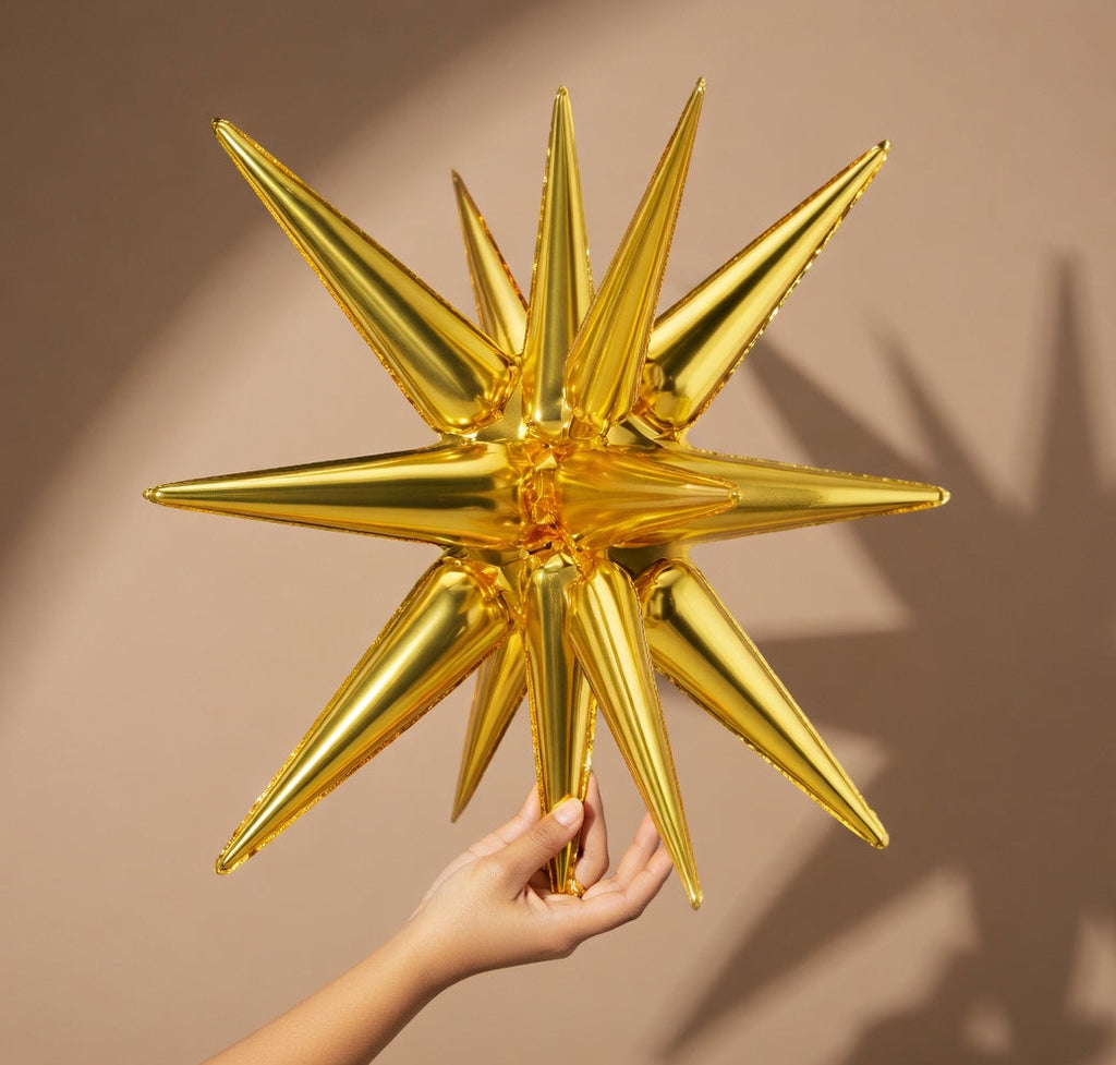 Metallic gold star foil balloons, 6 in total. Available in 27-inch and 22-inch sizes. Perfect for graduation ceremonies, anniversaries, bachelor/bachelorette parties, engagement parties, and birthday party decorations. Vatoyum Balloons