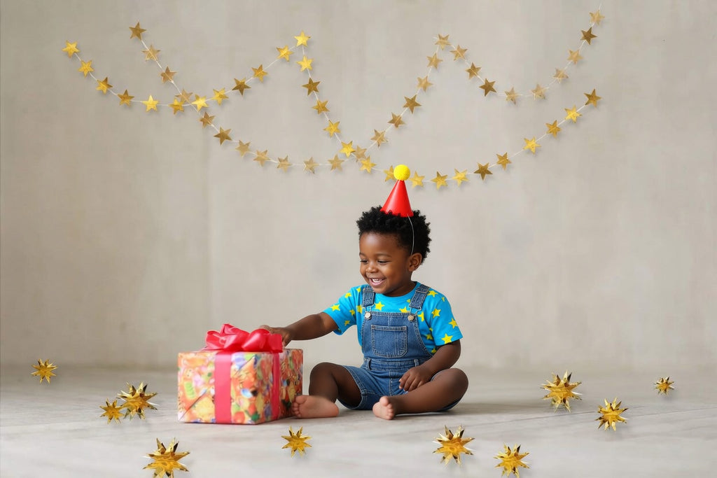 Gold Party Decoration Set — Star Streamers & Garlands, 3D Metallic Gold Star Hanging Banners; Ideal for Birthdays, Weddings, Baby Full Moon Celebrations, Bridal Showers, Festive Occasions, Christmas, Ramadan, and Eid Parties. Vatoyum Balloons